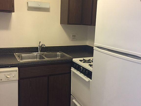 4th image of 100 Drew Ln APT 10