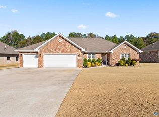 1407 Gypsy Trl, Hartselle, AL 35640