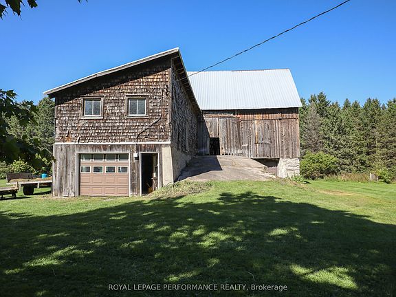 4th image of 8253 Russell Rd