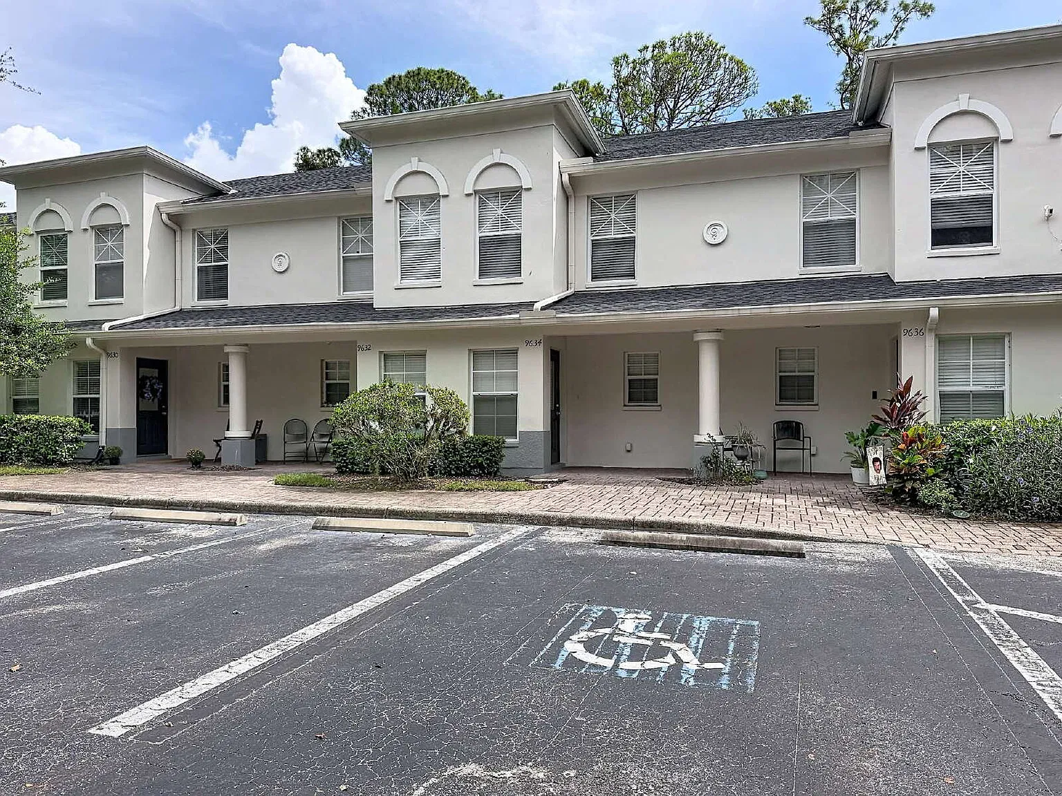 9634 Charlesberg Dr, Tampa, FL 33635 — Photo 2
