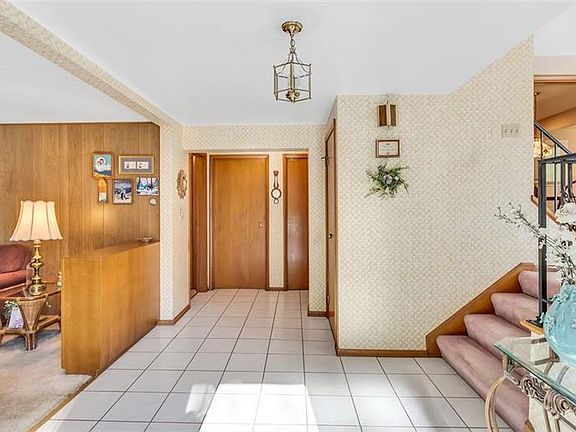 4th image of 212 Thornberry Dr