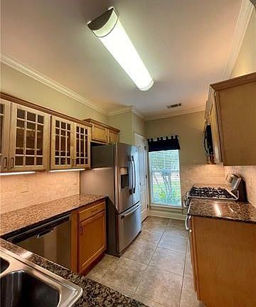 3rd image of 240 Emerald Oaks Dr #14