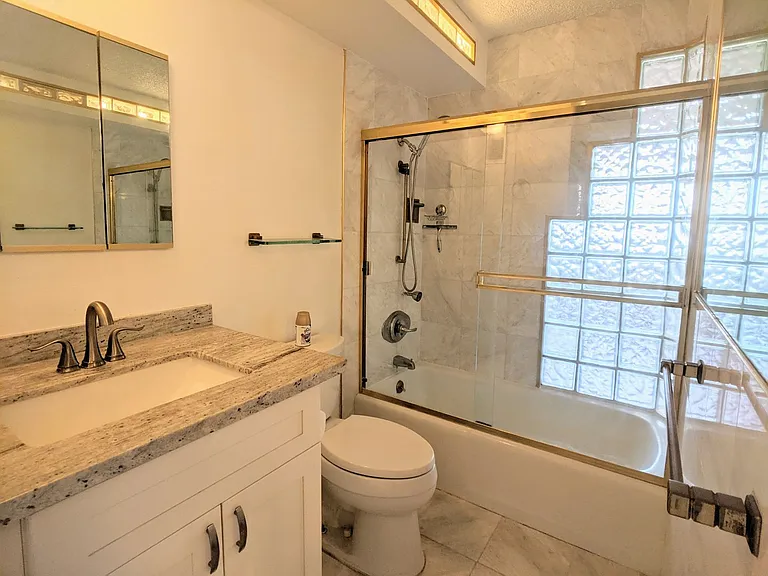 2092 Kuhio Ave #2403 — Photo 7