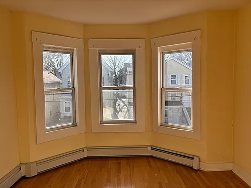14 Niagara St #1 Photo 1