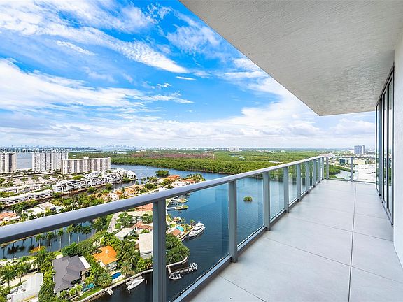 3rd image of 330 Sunny Isles Blvd #Uph01