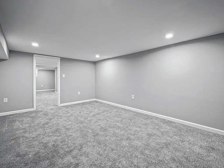 3059 Brighton St — Photo 13