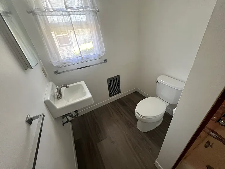 635 W Commonwealth Ave #A — Photo 4