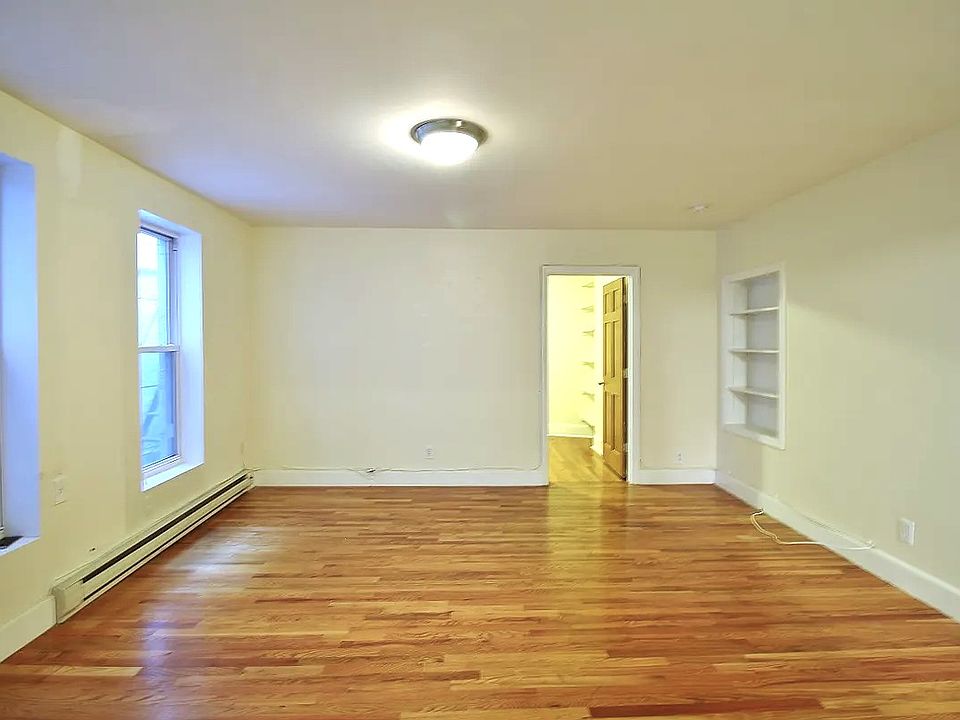 1st image of 159 W 4th St APT 11