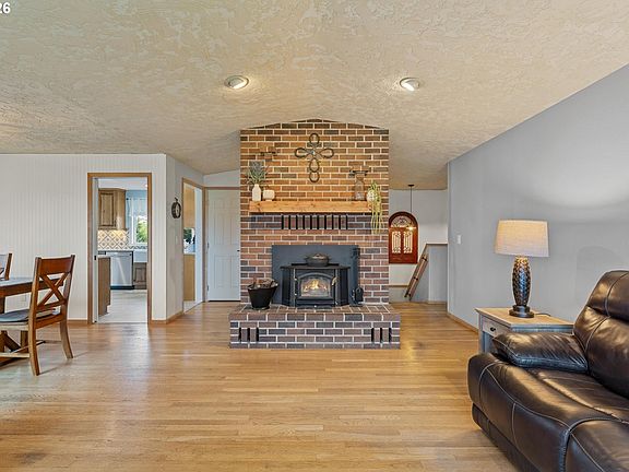 3rd image of 26314 NE 37th Ave