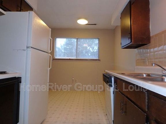 3rd image of 920 W Texas Ave APT C