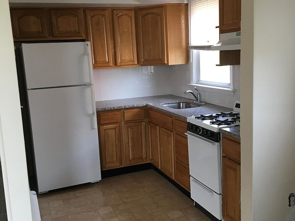 2nd image of 526 Maryland Ave #1