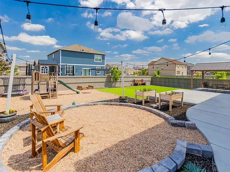 1464 Vantage Pkwy — Photo 48