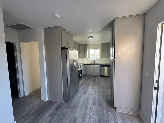 2 bed, 760 sqft, $2,000 — Photo 4