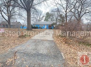5714 NE 49th St, Kansas City, MO 64119