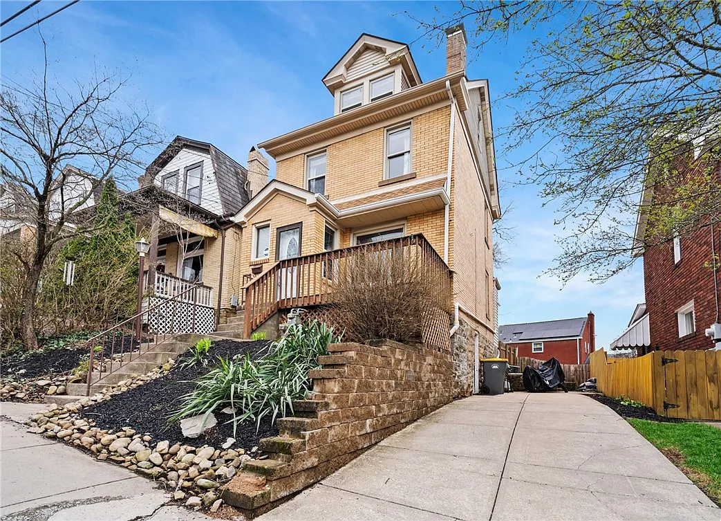 1667 Hillsdale Ave photo 1