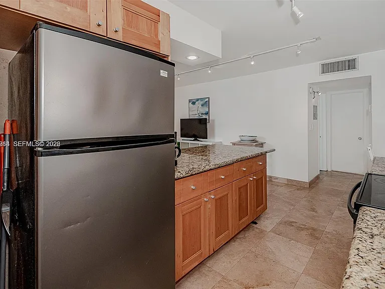 949 Pennsylvania Ave #307 — Photo 12