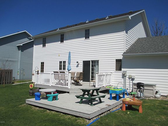 2nd image of 3201 Desert Star Ln