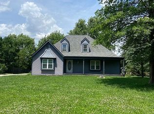 5562 W Beechwood Ln, New Palestine, IN
