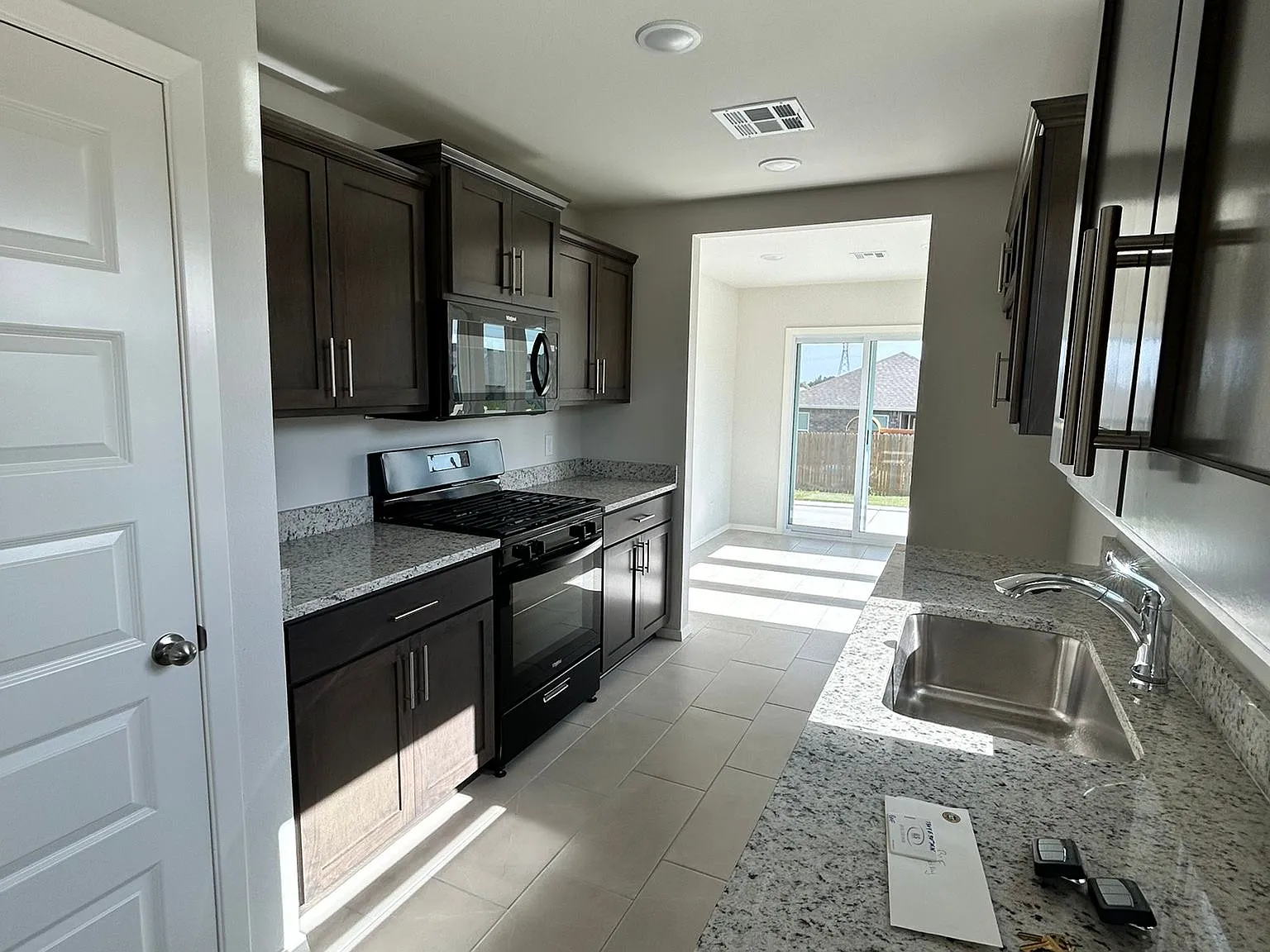 3 bed, 1239 sqft, $1,315 — Photo 4