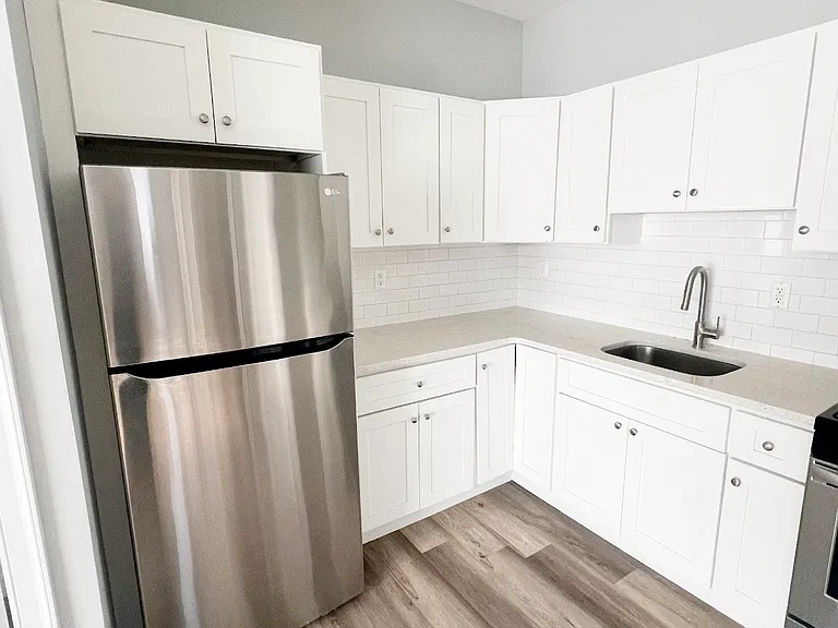 36 Auburn St #5 — Photo 1