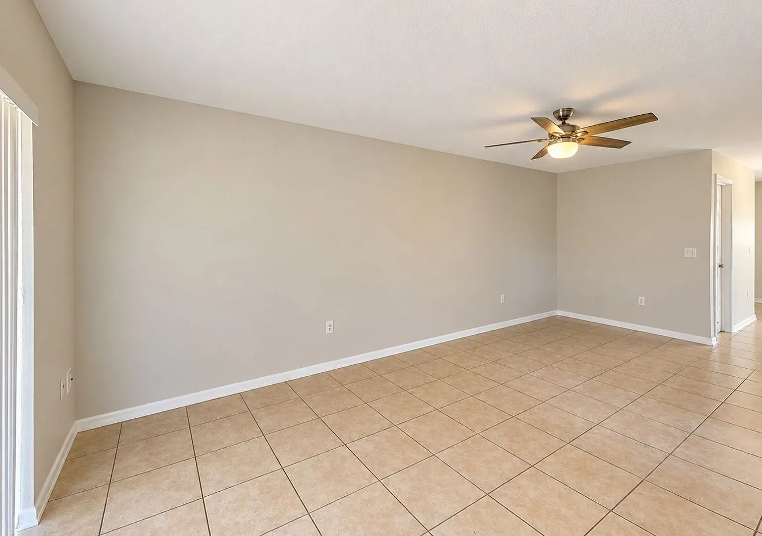 Spacious Poinciana Duplex with Townhome-Style Living & Flexible Upstairs Den! — Photo 4