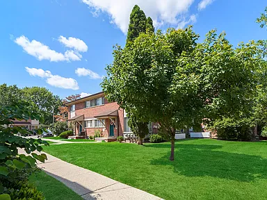 2 Bed 1 Bath Townhouse Premium 3D Tour