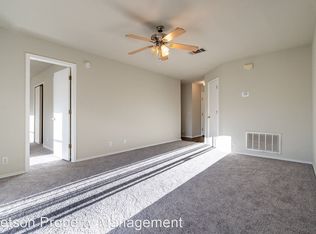 2907 Meadow Ln, Taylor, TX 76574