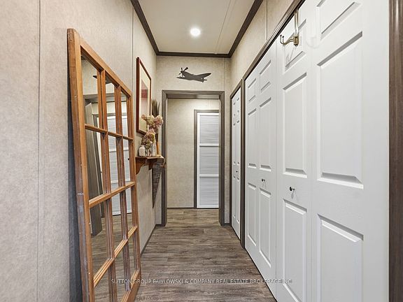 5th image of 22790 Amiens Rd #116