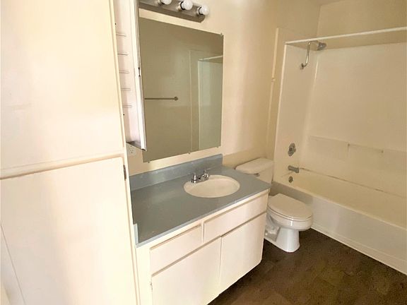 5th image of 703 Windsor Ct APT 5