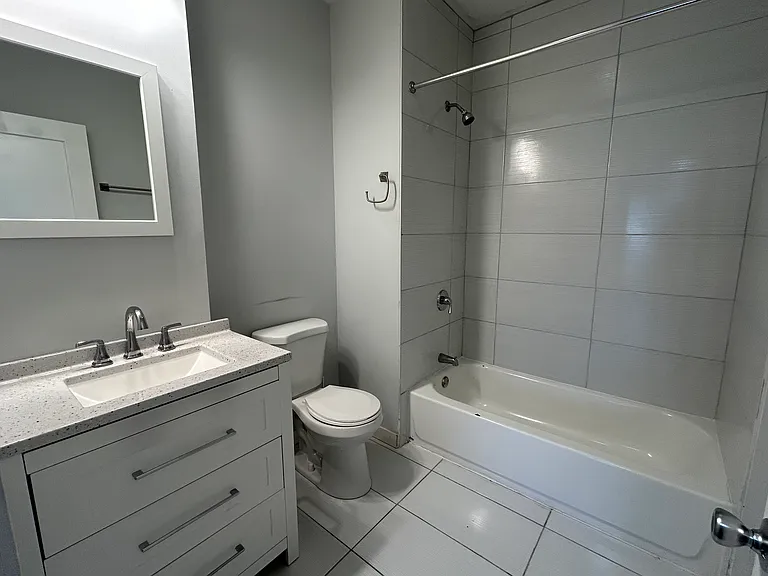 7441 N Rogers Ave #3B — Photo 5