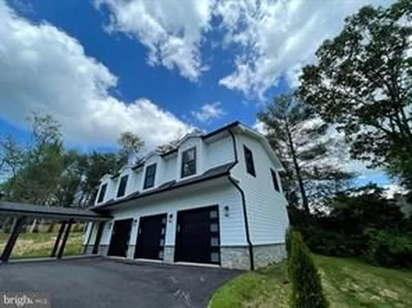9726 Middleton Ridge Rd, Vienna, VA 22182