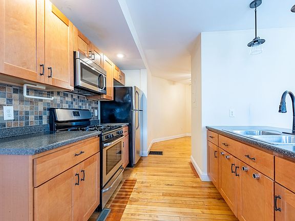 3rd image of 40 Blodgett St APT 2