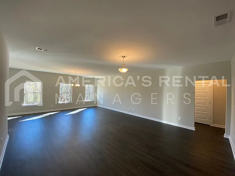 145 White Oak Cir — Photo 11