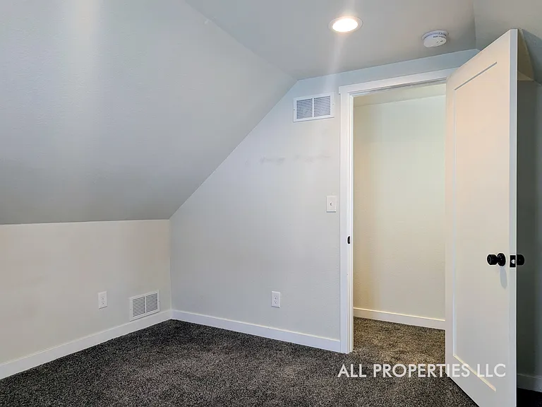 59 Knox Ct — Photo 32