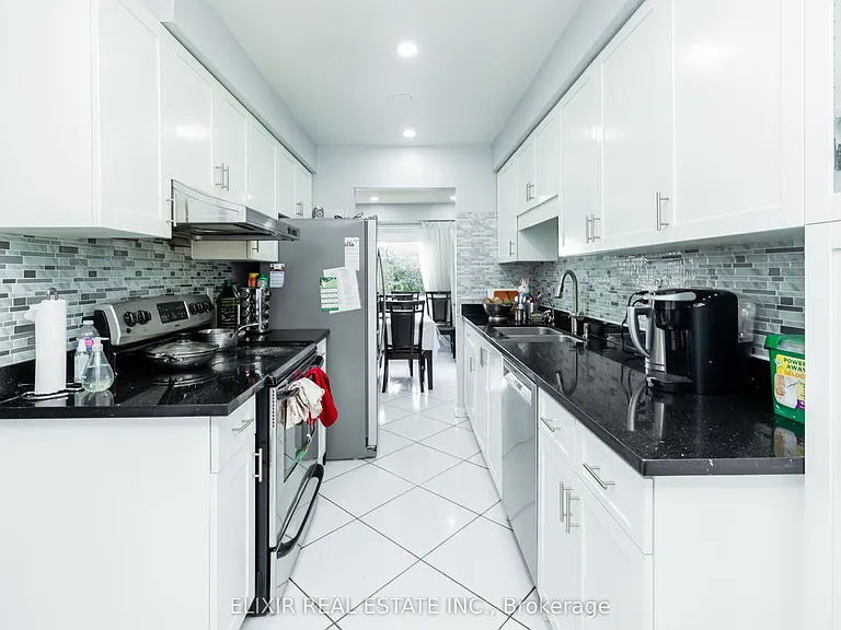 26 Roughfield Cres — Photo 7