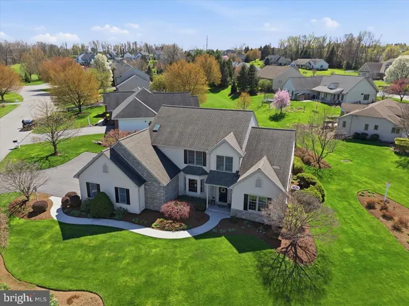 314 Country Meadows Dr, Lancaster, PA 17602