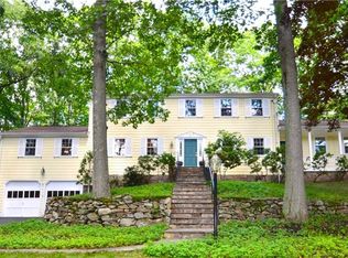 230 Sturbridge Ln, Southport, CT 06890