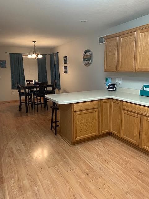 1st image of 224 SW Des Moines St #224