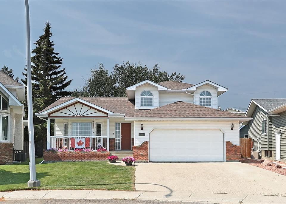 1st image of 35 Parkland Close E