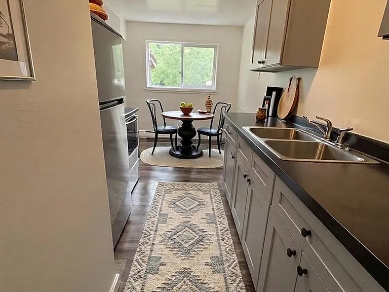 595 Wagner Dr #7 — Photo 5