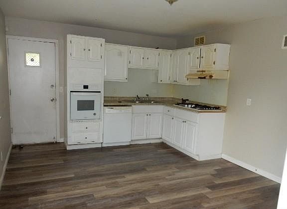 4th image of 11632 Criterion Ave