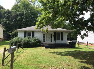 215 Willow St, Burlington, NC 27217