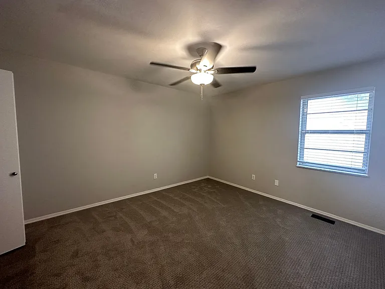 6102 N Ross Ave — Photo 15