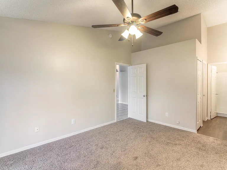 1247 Holly Springs Cir — Photo 10