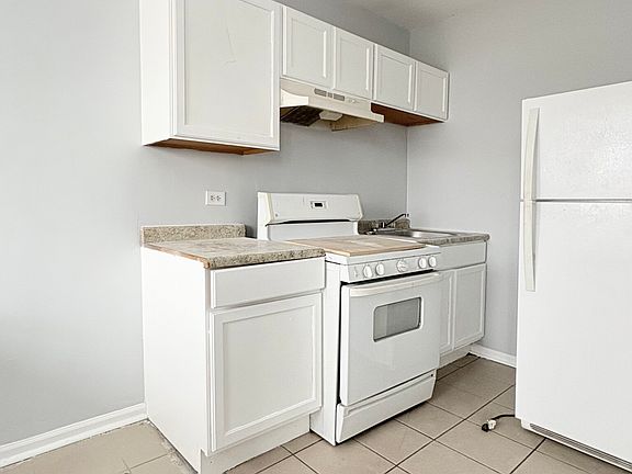 4th image of 6226 S Western Ave #303