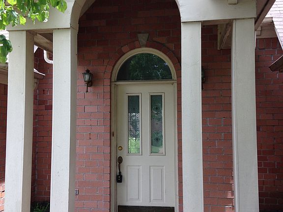 4th image of 4104 Old Village Ln