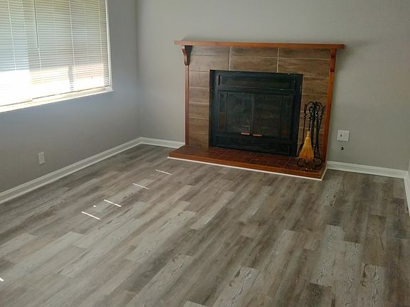 3rd image of 70 Illona Dr