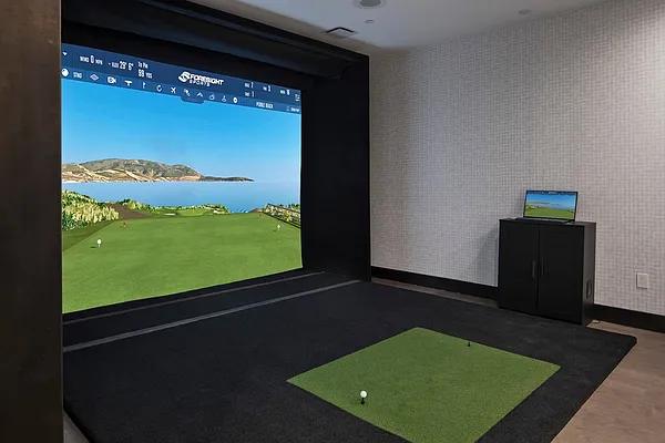 Rented by The Moinian Group | media 21