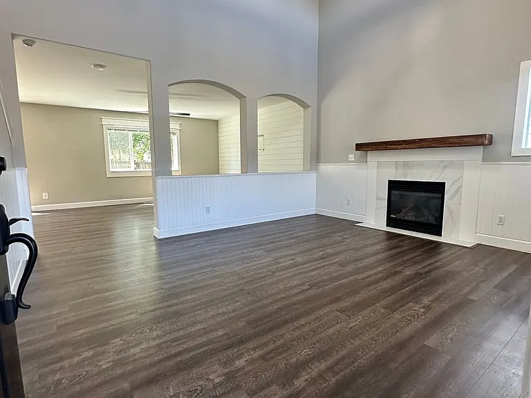 6521 Elaine Ave SE — Photo 4