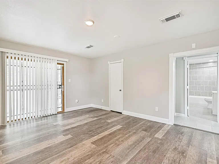 5220 Krueger Dr — Photo 29